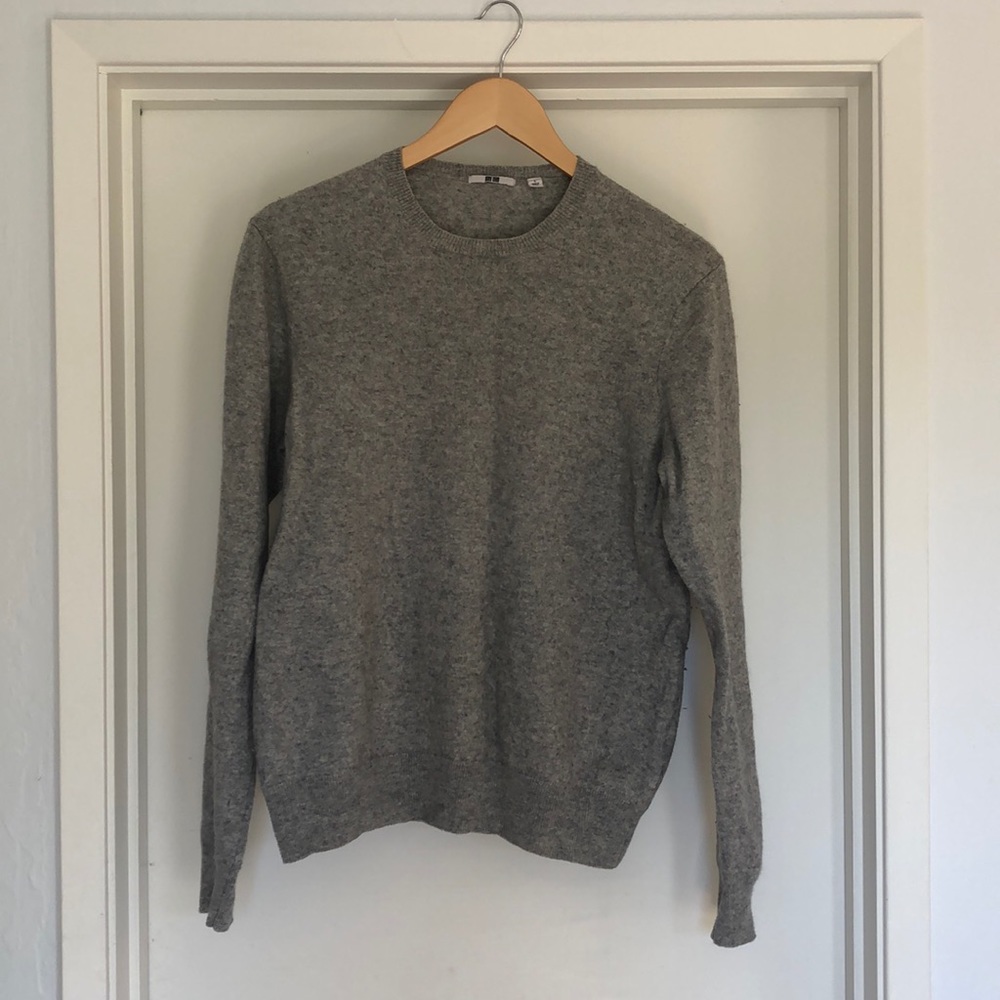Uniqlo grey cashmere sweater